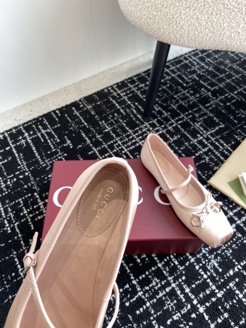 Gucci Flat Shoes